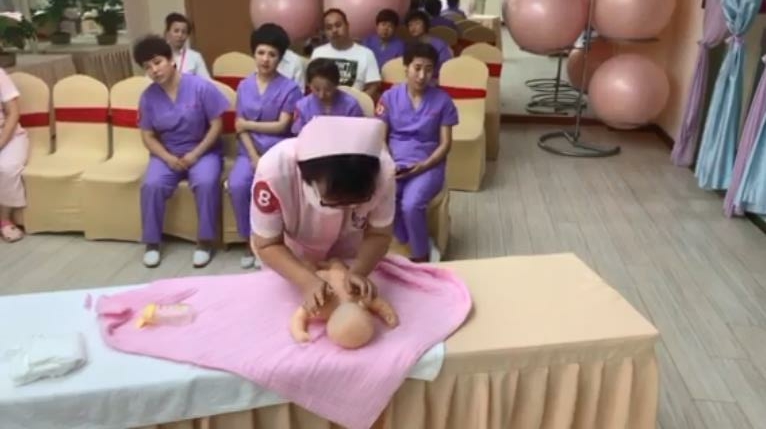 緩解寶寶腸絞痛、脹氣的排氣操怎么做?